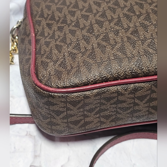 EUC Michael Kors Monogram Crossbody bag - Picture 5 of 12